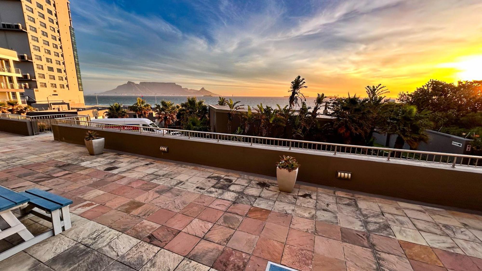 Heaven On Earth - Blouberg Beachfront Self-Catering Apartment Bloubergstrand Zewnętrze zdjęcie
